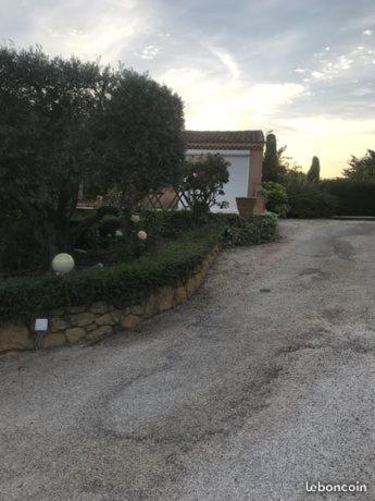 Willa Studio 30 M² Lançon-Provence Zewnętrze zdjęcie
